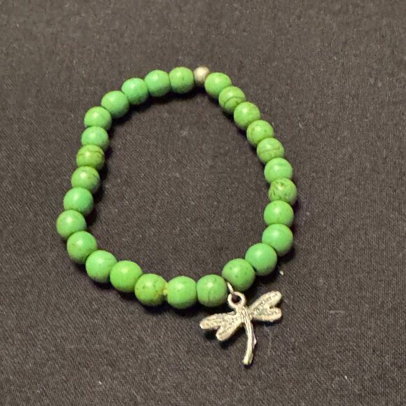 Fashion Bead Stretch Bracelet Green Silver Tones Dragonfly charm - Picture 2 of 3